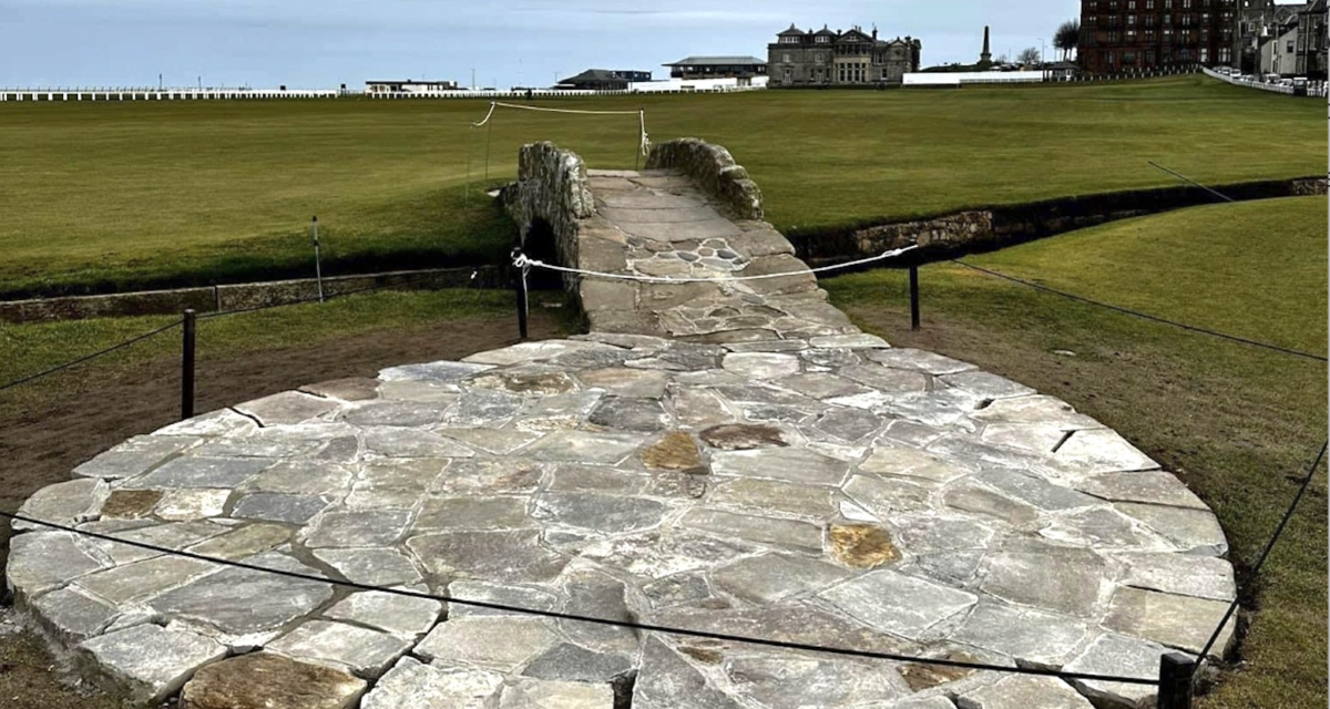 The stone paving construction that was designed to protect the area in front of the Swilcan Bridge is to be removed just weeks after it was installed to due an overwhelmingly negative reaction from the golfing public