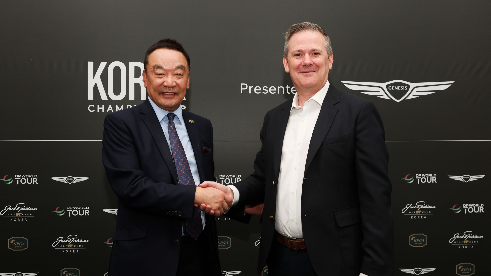 DP World Tour Chief Tournament Business Officer Ben Cowen (right) and KPGA Chairman Koo Ja-cheol