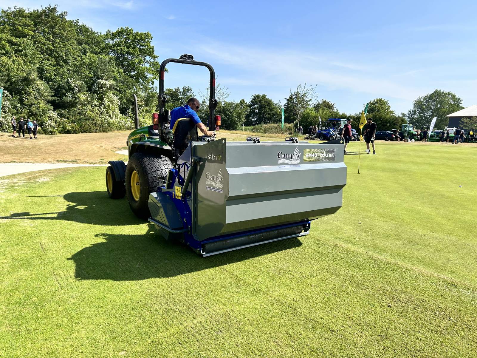 The new Bellonmit BM40 professional scarifier with fixed blade collection