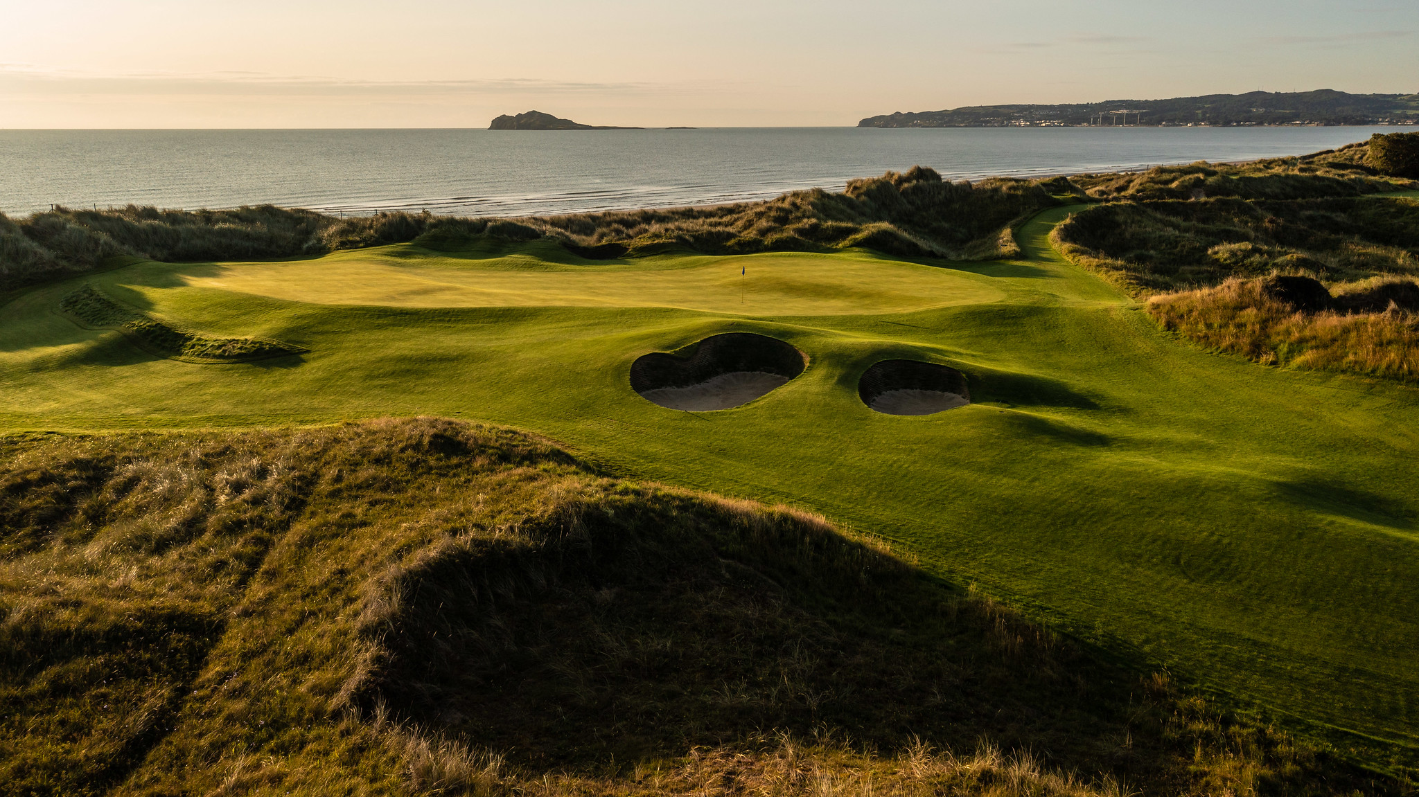 The par-3 9th hole on the recently redesigned Jameson Golf Links at Portmarnock Resort (pic credit Mel Maclaine, Momentum Golf Photography)