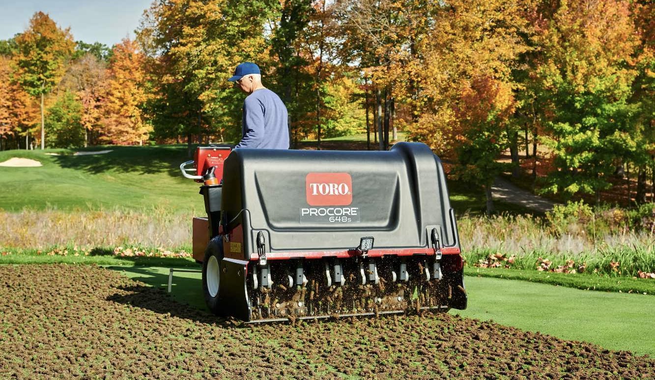 The Toro ProCore 648s is a fast worker with a 122cm aeration swath that lets it aerate up to 18 greens in seven hours