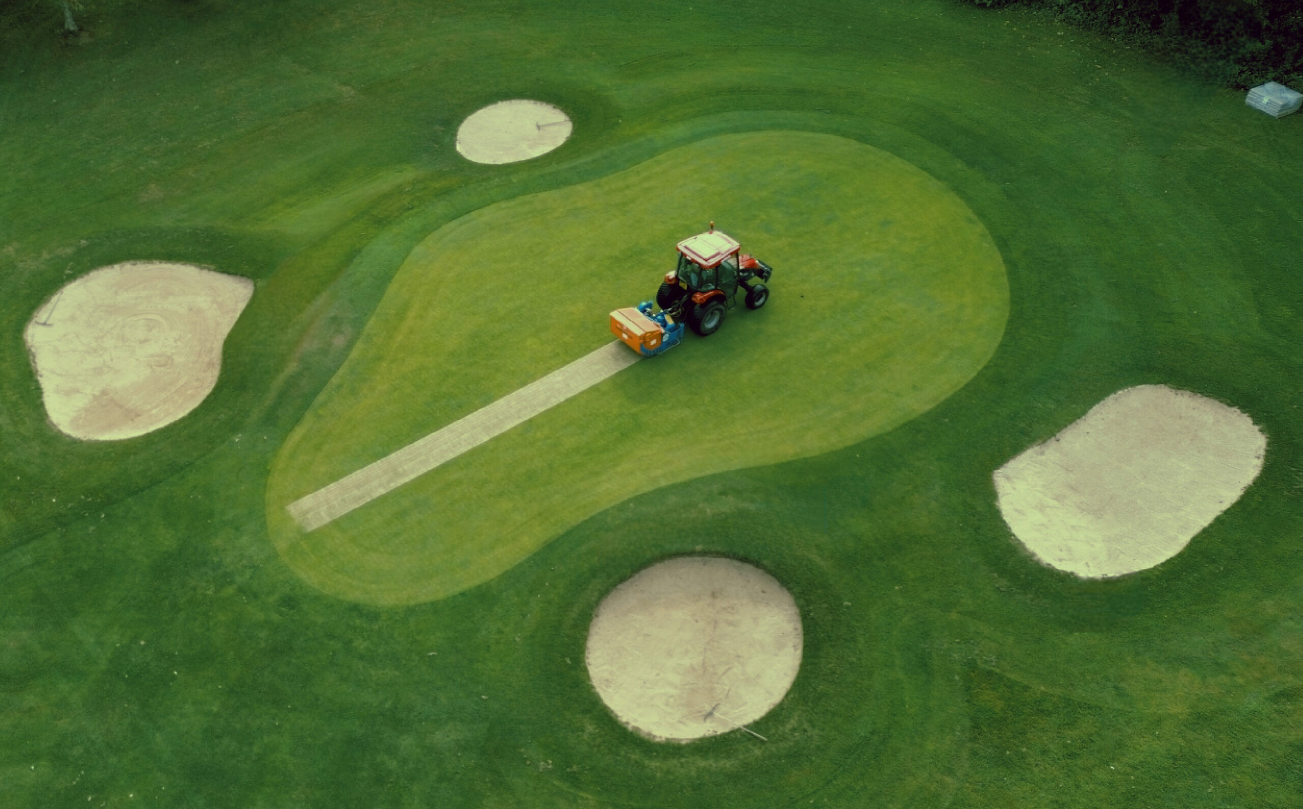 The Sandfiller operation in action at Wenvoe Castle Golf Club