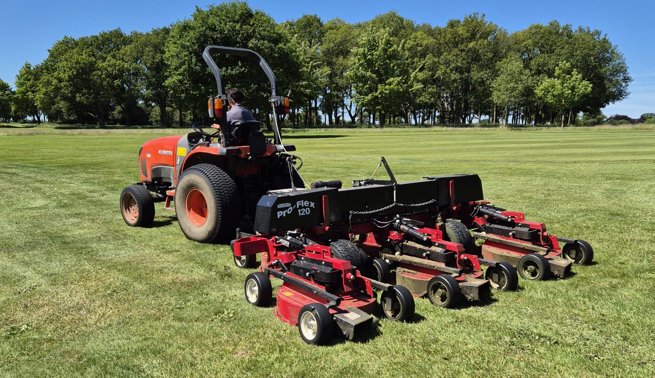 The ProFlex 120 rotary mower in action at Mid Herts GC