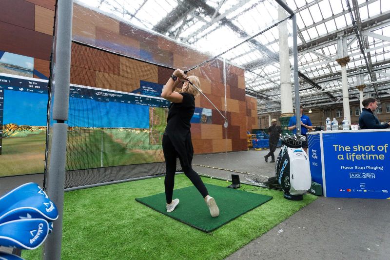 The 'playable golf billboard' has been set up at Edinburgh Waverley Station to help promote the AIG Women's Open at St Andrews 