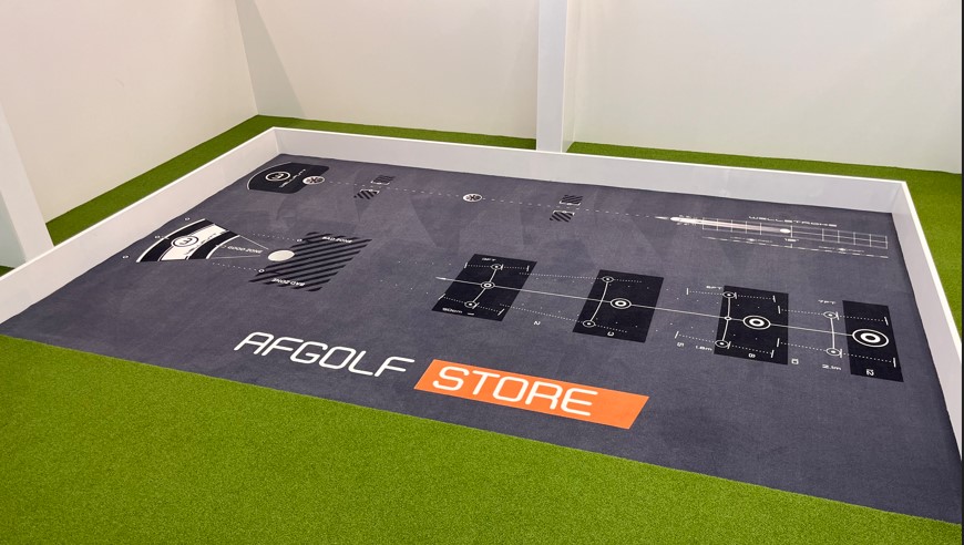 The new 8 metre putting green to offer free custom putter fittings