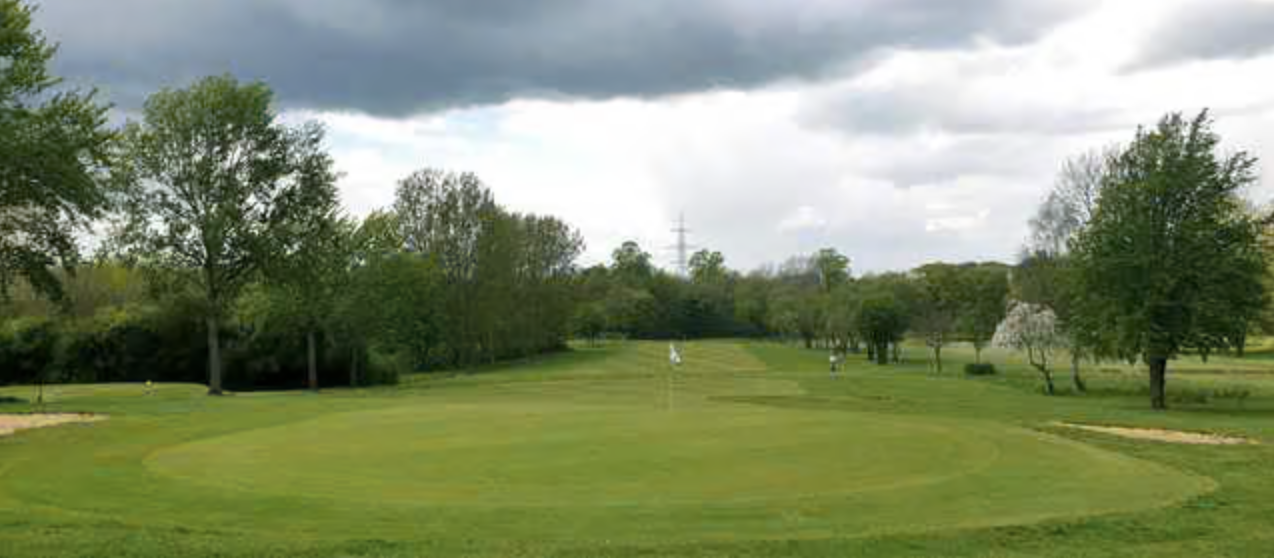 The publicly-funded Uxbridge Golf Course is to temporarily close next week while a new operator is sought