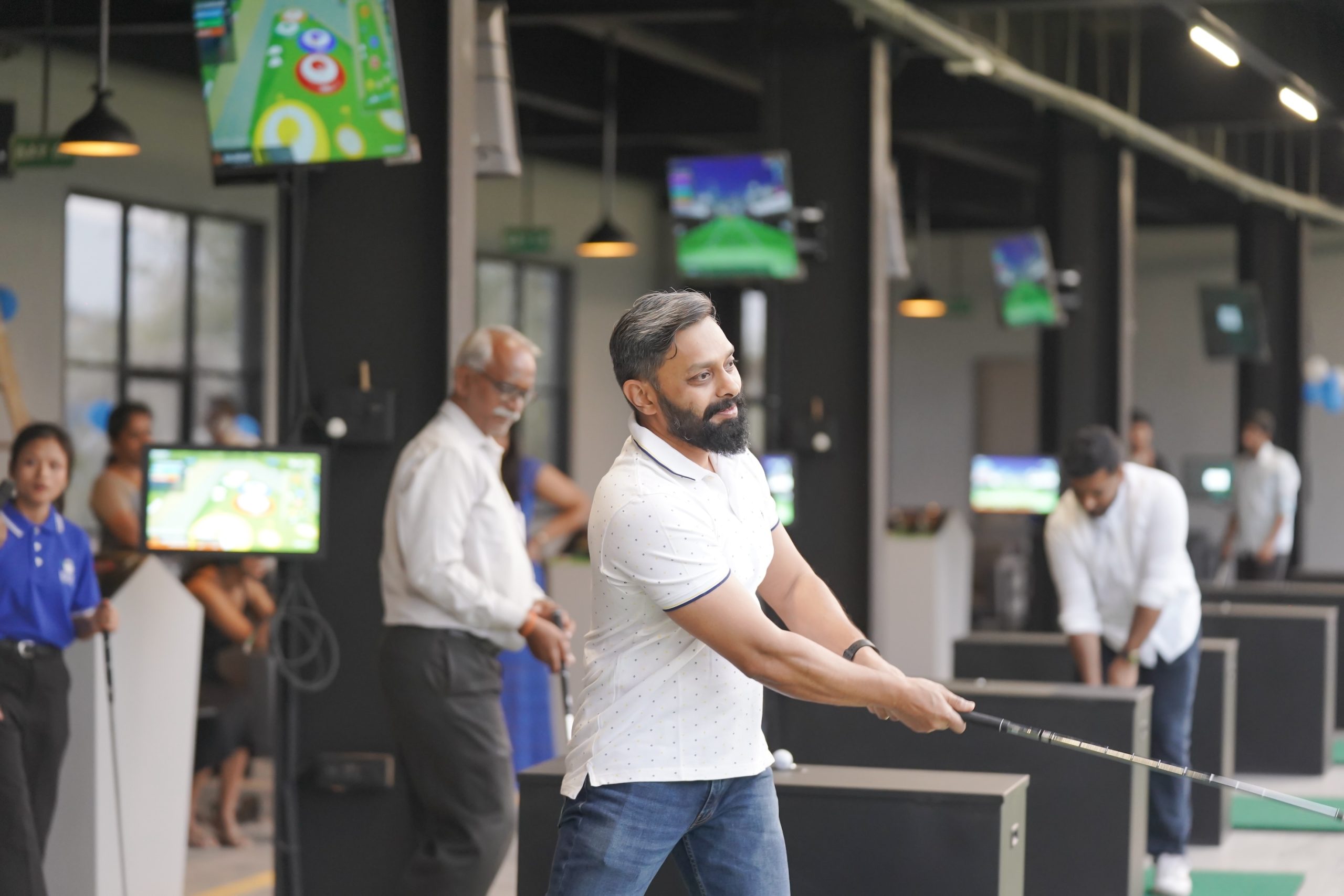 iGolf Pune's 47 bays feature Inrange ball-tracking and game play technology