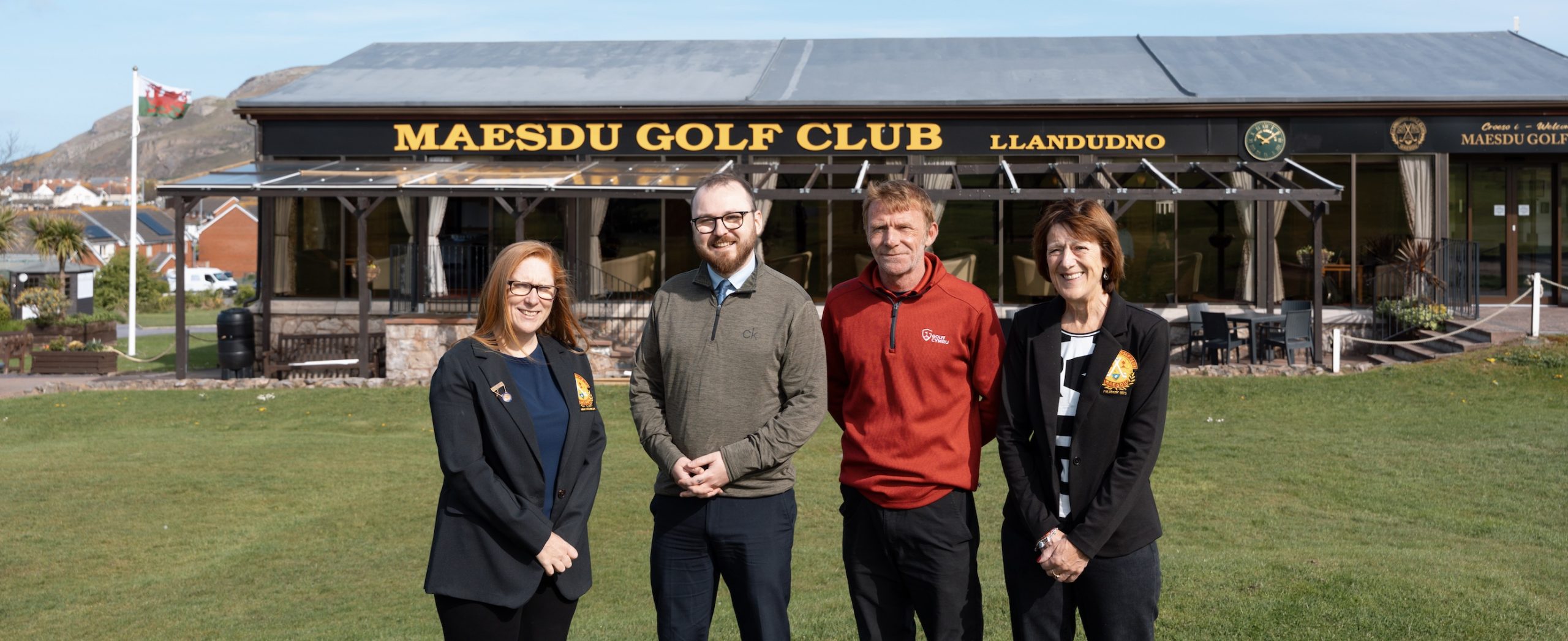Robyn Denholm, Maesdu Women’s Captain, Jack Sargeant, Minister for Culture, Skills and Social Partnership of Wales, Dilwyn Griffiths, Wales Golf Head of Facilities and Sustainability, Jane Rimmington, Club President