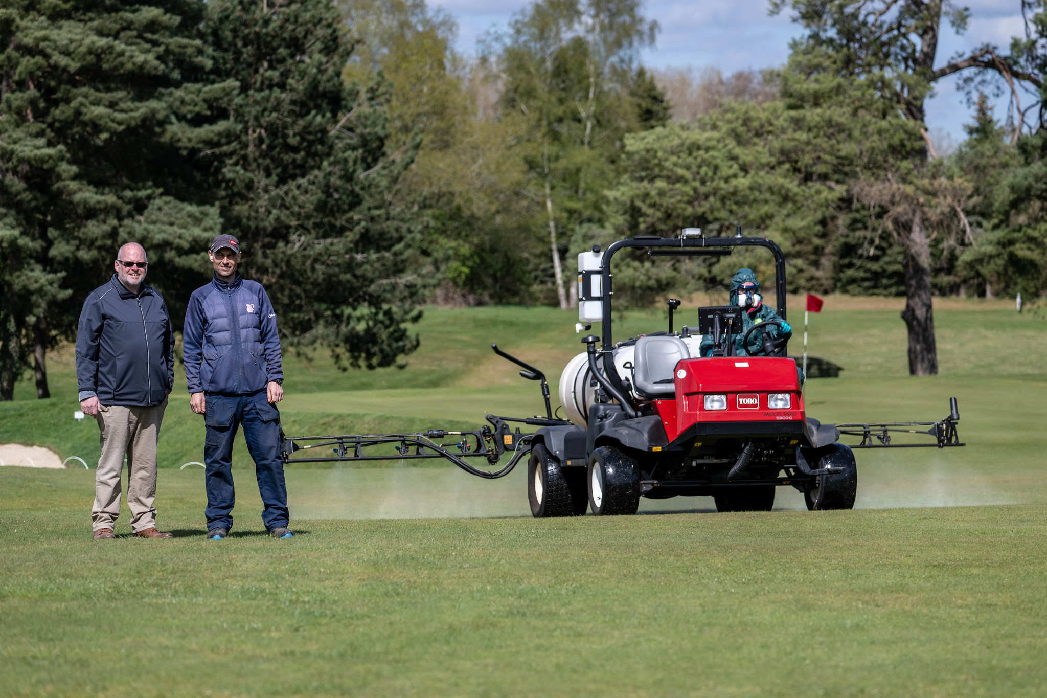 Course Manager Martin Turna (right,)with Reesink’s Julian Copping and the club’s new Toro’s GeoLink with Multi Pro 5800 sprayer.