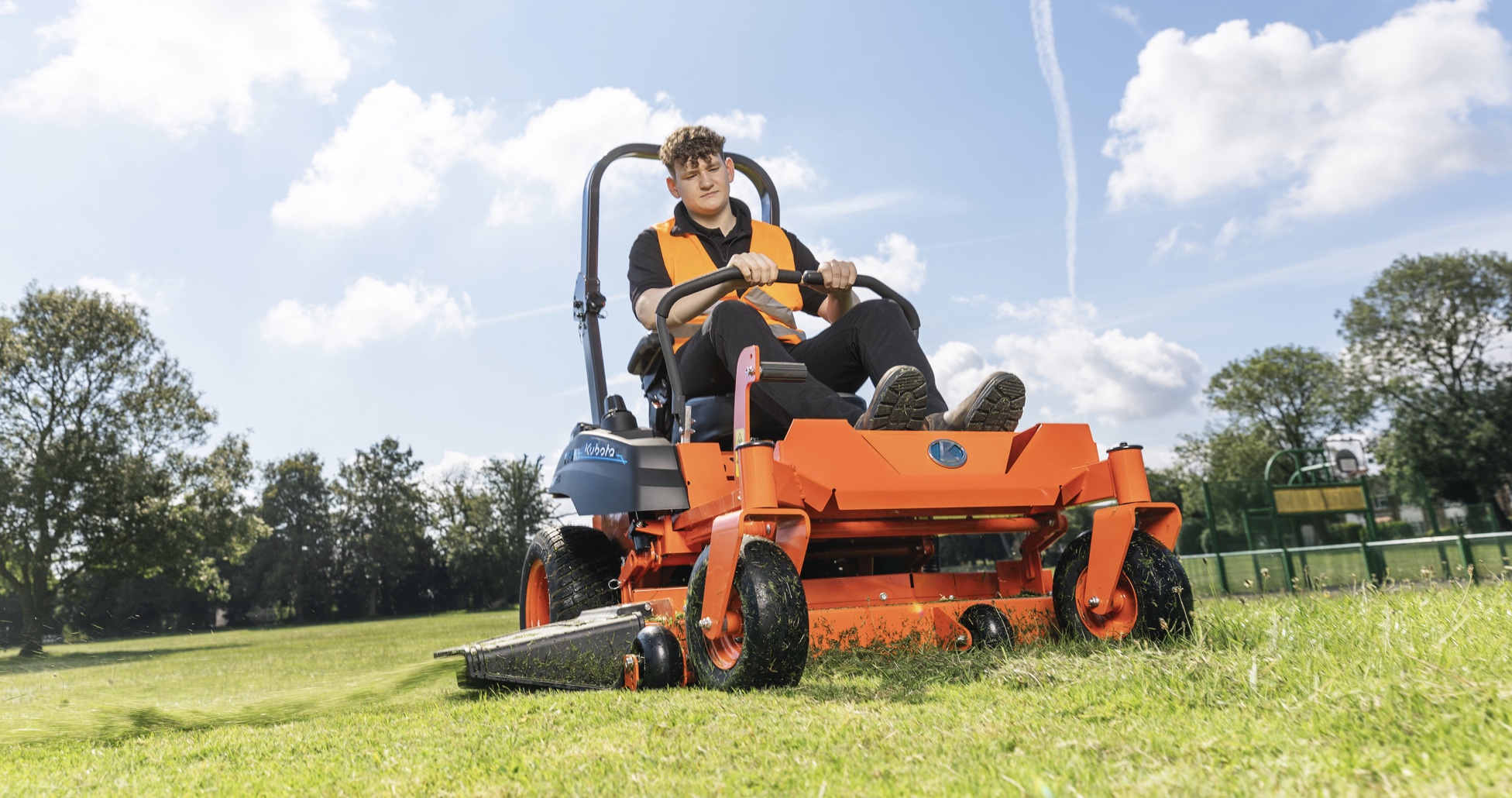 Kubota's range of fully electric ZE mowers produce zero emissions 