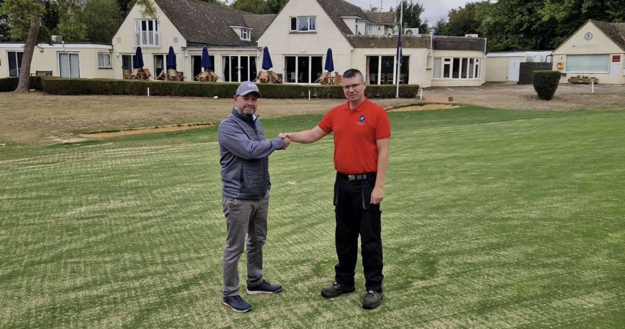 Djuke Managing Director Cameron McMilan (left) with Burford head greenkeeper Richard Hickman