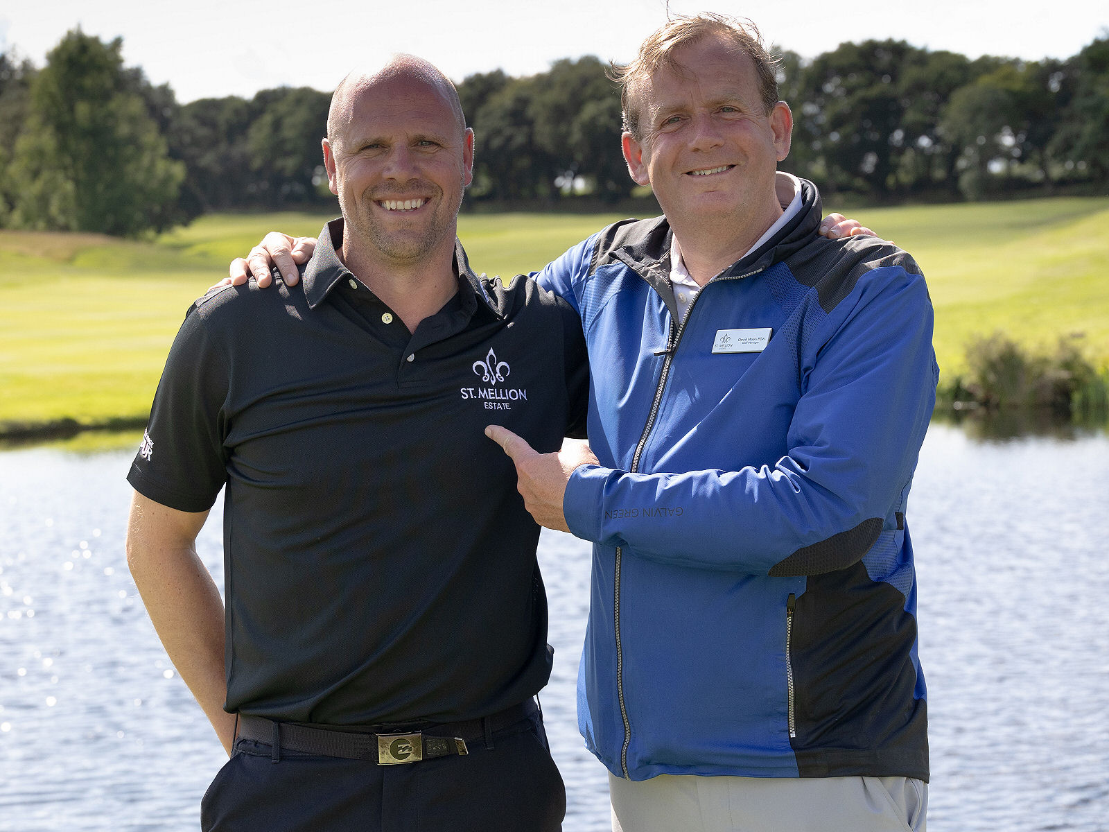 Mike Bush with David Moon, Director of Golf at St. Mellion Estate (photo St Mellion Estate)