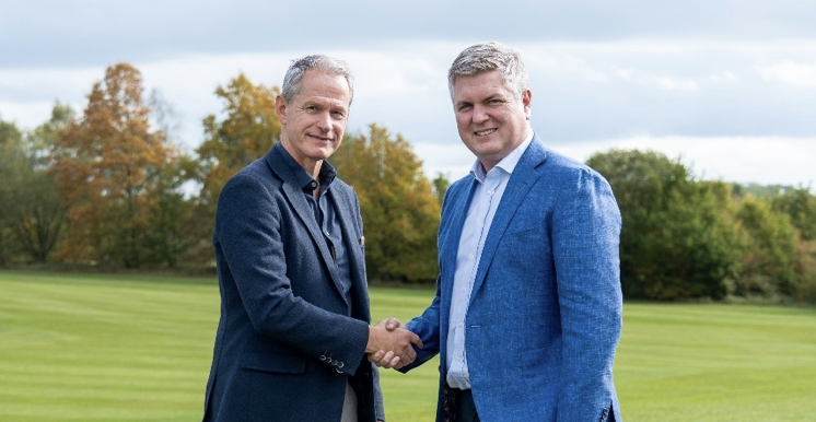 Guy Riggott (COO, BGL Golf) with Ed Pettit (MD, Carr Golf’s Maintenance Division)