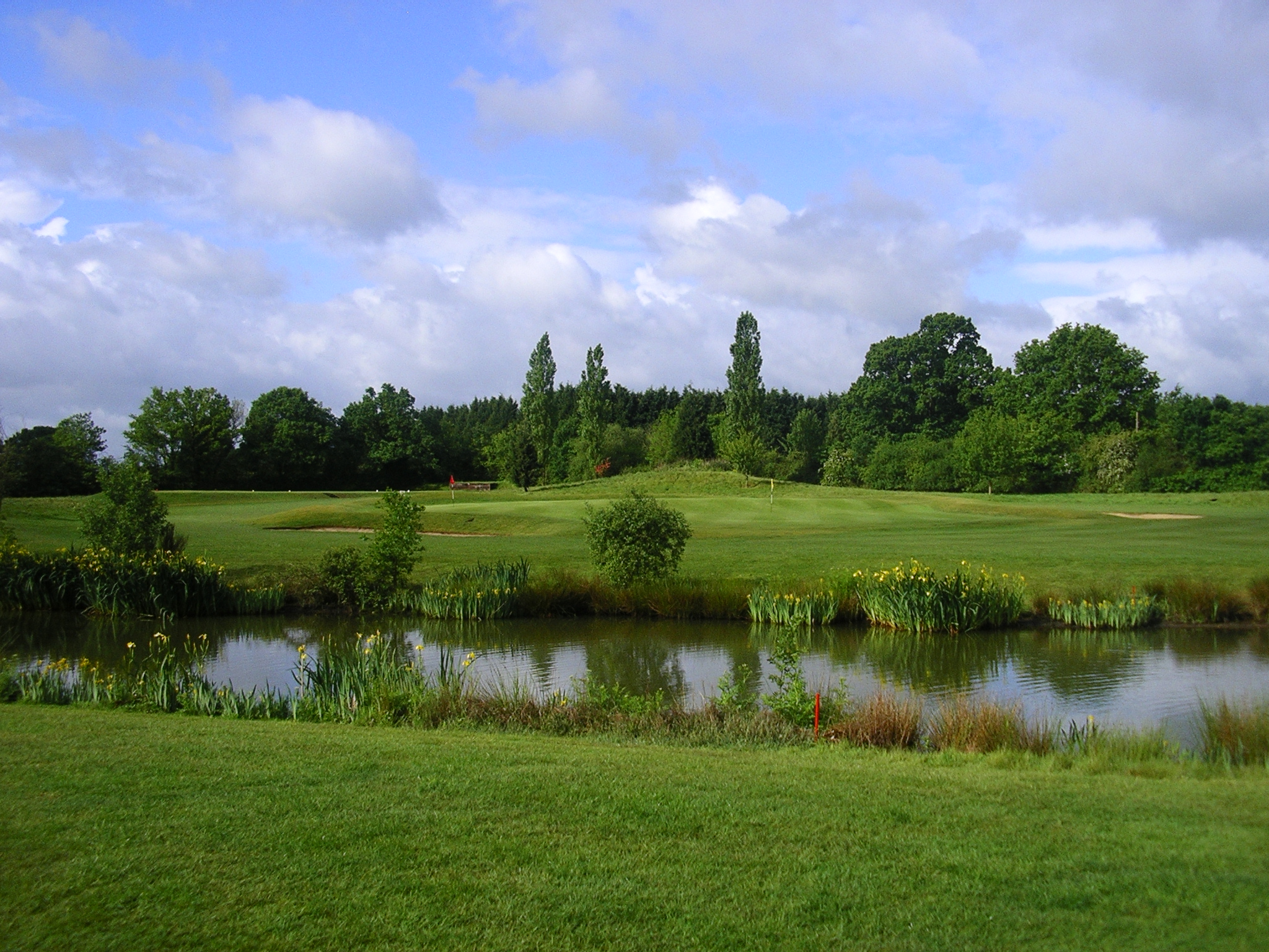 Foxbridge Golf Course, which closed in 2019, is to be converted into a hotel and lodge resort