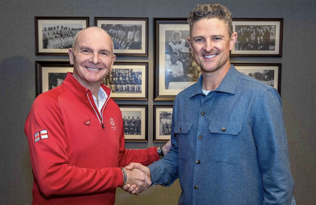 Jeremy Tomlinson (left) pictured inducting Justin Rose into the England Golf Hall of Fame and celebrating the Rose Ladies Series collaboration