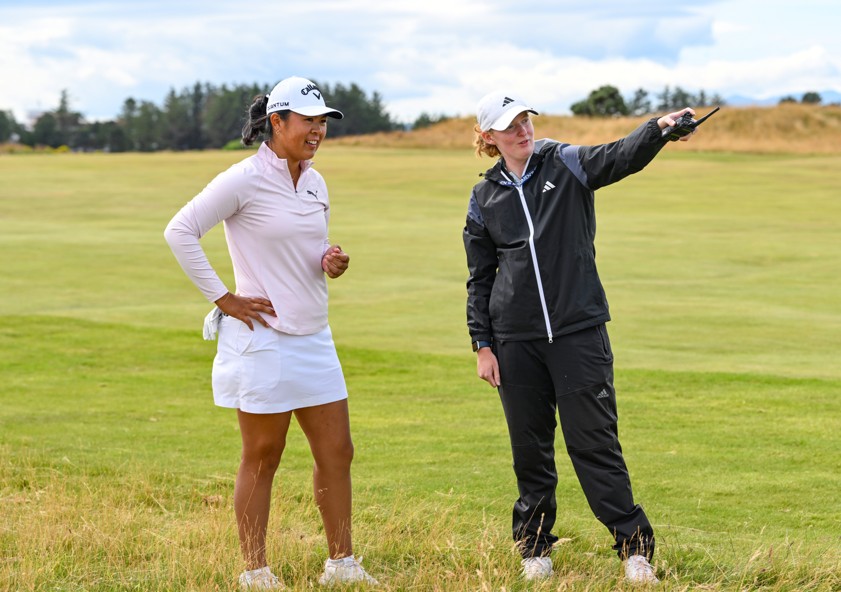 Anna Huang and LET Referee Lauren Jones (photo credit Oli Brady)