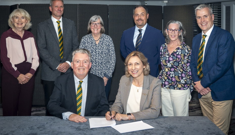 Representatives of Royal Aberdeen Golf Club and Aberdeen Ladies Golf Club following the successful vote to integrate the two clubs. Back row (from left): Jane Lolley (ALGC Committee Member), Michael Cochrane (RAGC Vice-Captain), Jan Jeffrey (ALGC Vice-Captain), Laurie Watson (General Manager), Margaret Milton (ALGC Committee Member) and Nick Dalgarno (RAGC Immediate Past Captain). Front row: Carron Taylor (ALGC Captain) and Laurence McLeod (RAGC Captain).